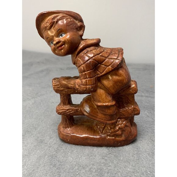 Vintage Faux Wood Wee Willie Winkie Boy Figurine Nursey Rhyme 1960s - Picture 1 of 9